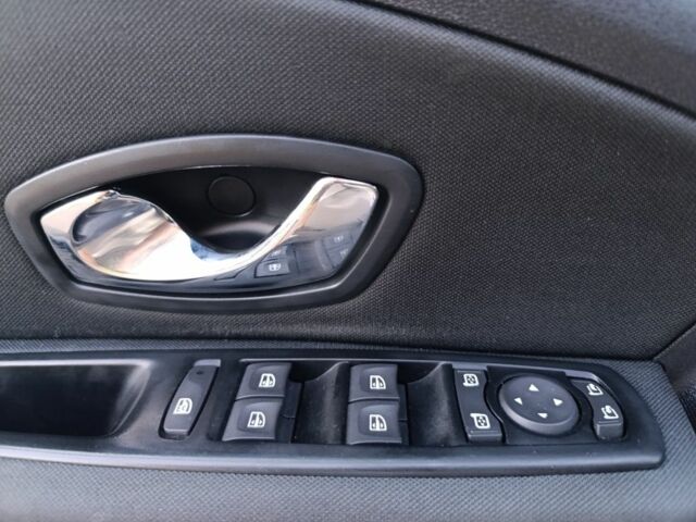 Серый Рено Меган, объемом двигателя 1.5 л и пробегом 160 тыс. км за 10300 $, фото 14 на Automoto.ua