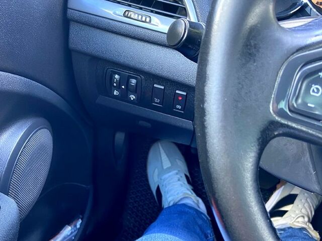 Серый Рено Меган, объемом двигателя 1.5 л и пробегом 187 тыс. км за 8250 $, фото 3 на Automoto.ua