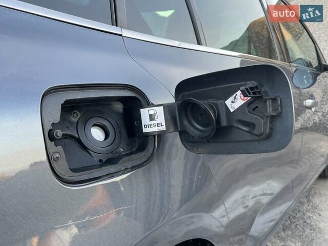 Рено Меган 2016 в Бердичеве на Automoto.ua Серый Рено Меган, объемом двигателя 1.46 л и пробегом 216 тыс. км за 13200 $, фото 16 на Automoto.ua