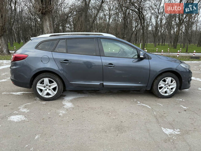 Сірий Рено Меган, об'ємом двигуна 1.46 л та пробігом 240 тис. км за 9999 $, фото 5 на Automoto.ua