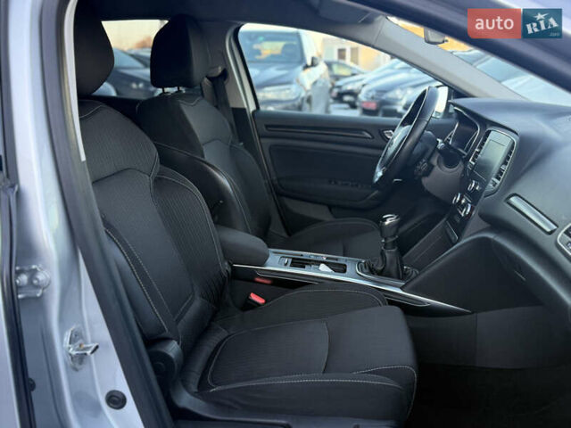 Серый Рено Меган, объемом двигателя 1.5 л и пробегом 168 тыс. км за 12799 $, фото 33 на Automoto.ua