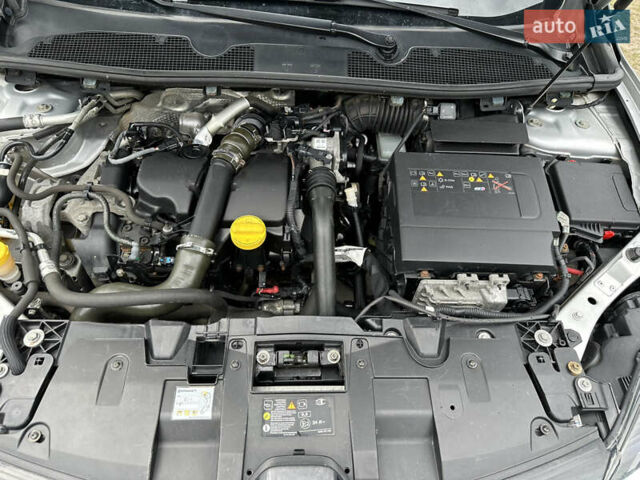 Сірий Рено Меган, об'ємом двигуна 1.5 л та пробігом 233 тис. км за 9000 $, фото 5 на Automoto.ua