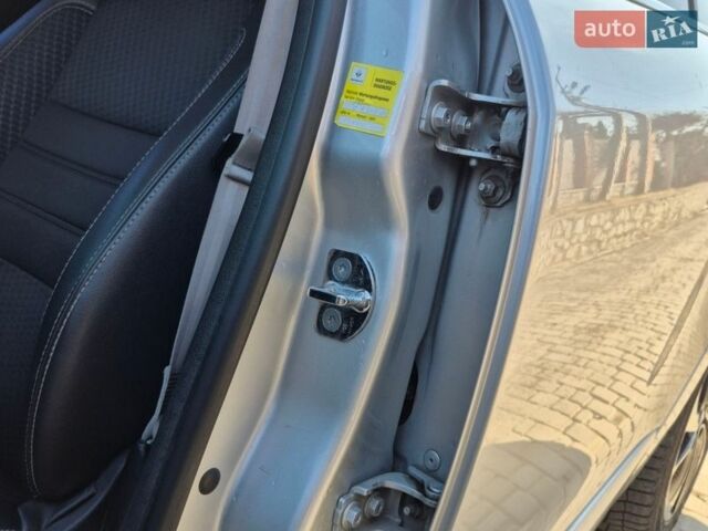 Сірий Рено Меган, об'ємом двигуна 1.6 л та пробігом 241 тис. км за 8600 $, фото 10 на Automoto.ua