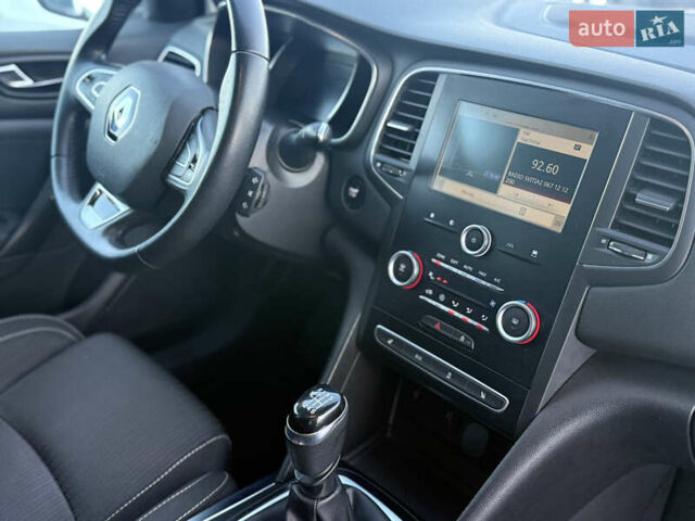 Серый Рено Меган, объемом двигателя 1.5 л и пробегом 168 тыс. км за 12799 $, фото 32 на Automoto.ua