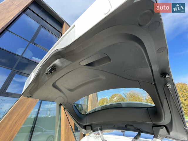 Сірий Рено Меган, об'ємом двигуна 1.46 л та пробігом 173 тис. км за 14700 $, фото 21 на Automoto.ua