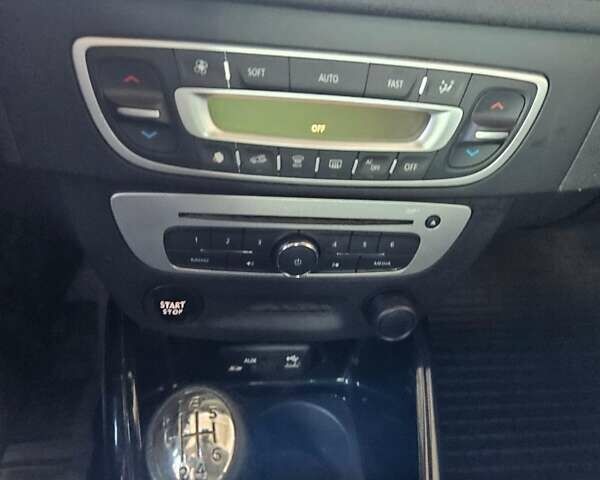 Серый Рено Меган, объемом двигателя 1.5 л и пробегом 160 тыс. км за 10500 $, фото 24 на Automoto.ua