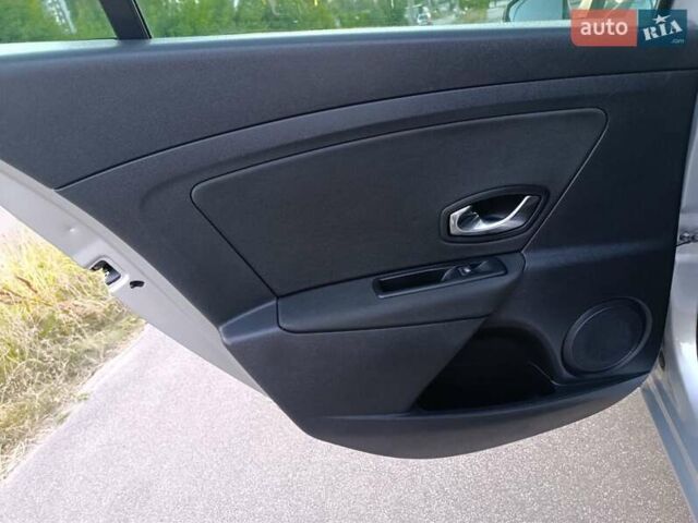 Серый Рено Меган, объемом двигателя 1.5 л и пробегом 160 тыс. км за 10500 $, фото 15 на Automoto.ua