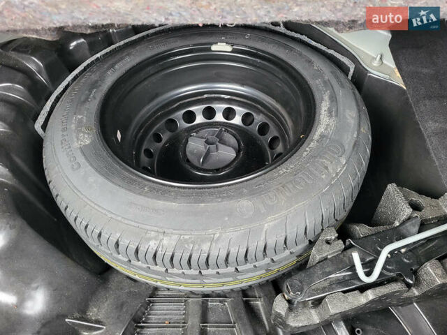 Серый Рено Меган, объемом двигателя 1.5 л и пробегом 198 тыс. км за 10600 $, фото 50 на Automoto.ua