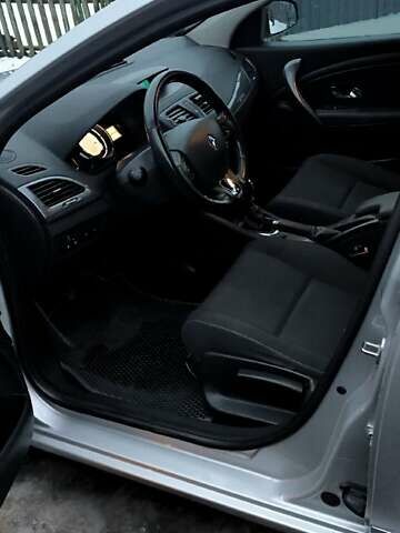 Сірий Рено Меган, об'ємом двигуна 1.46 л та пробігом 239 тис. км за 8500 $, фото 9 на Automoto.ua