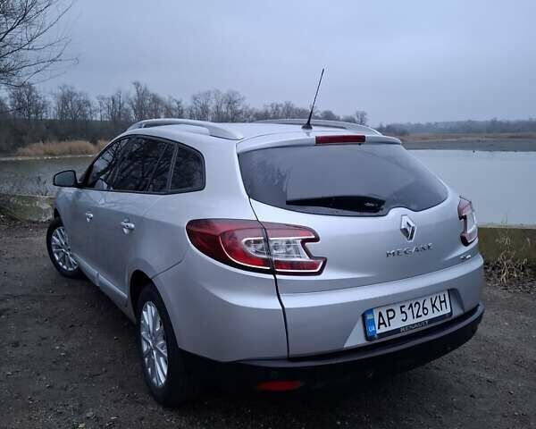 Серый Рено Меган, объемом двигателя 1.46 л и пробегом 270 тыс. км за 9800 $, фото 6 на Automoto.ua