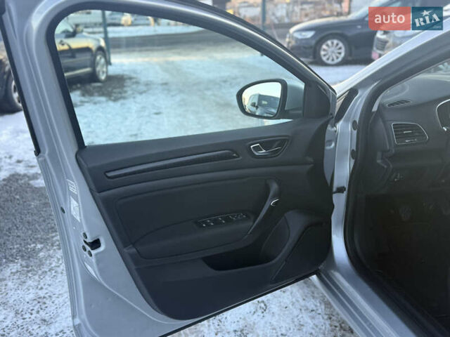 Серый Рено Меган, объемом двигателя 1.5 л и пробегом 168 тыс. км за 12799 $, фото 17 на Automoto.ua