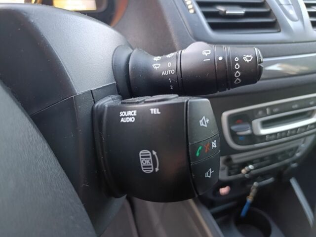 Сірий Рено Меган, об'ємом двигуна 1.5 л та пробігом 160 тис. км за 9900 $, фото 12 на Automoto.ua