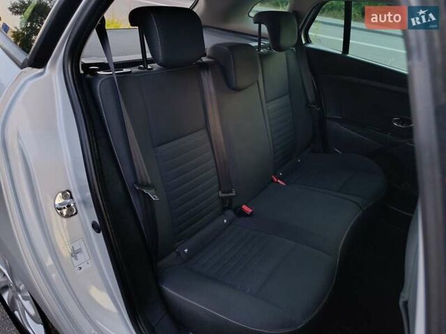 Серый Рено Меган, объемом двигателя 1.5 л и пробегом 160 тыс. км за 10500 $, фото 27 на Automoto.ua