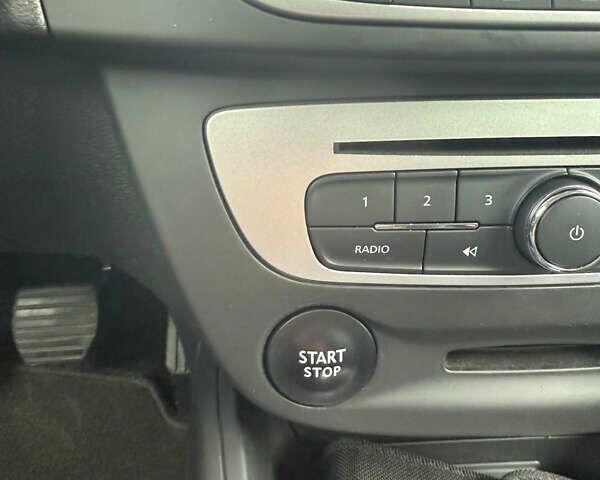 Серый Рено Меган, объемом двигателя 1.5 л и пробегом 180 тыс. км за 11800 $, фото 49 на Automoto.ua