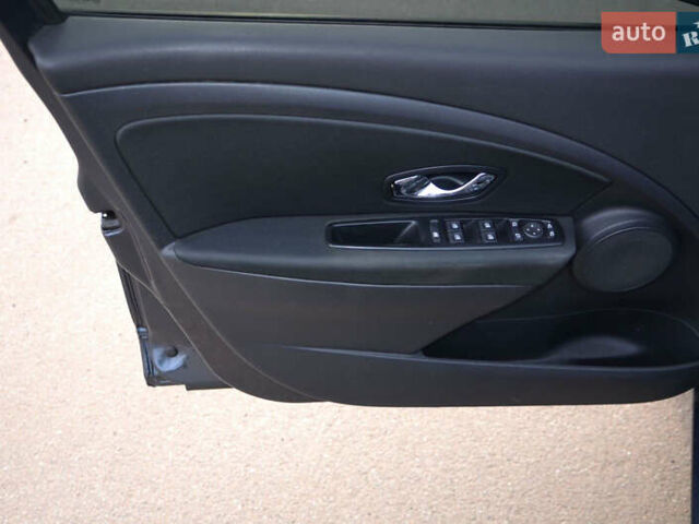 Сірий Рено Меган, об'ємом двигуна 1.5 л та пробігом 186 тис. км за 10450 $, фото 25 на Automoto.ua