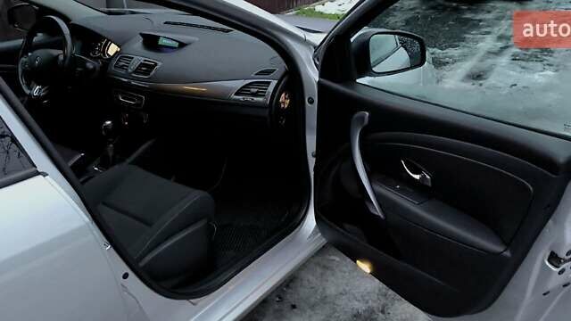 Сірий Рено Меган, об'ємом двигуна 1.46 л та пробігом 239 тис. км за 8500 $, фото 17 на Automoto.ua