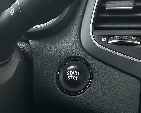 Рено Меган 2016 в Бердичеве на Automoto.ua Серый Рено Меган, объемом двигателя 1.46 л и пробегом 216 тыс. км за 13200 $, фото 58 на Automoto.ua