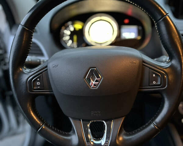 Серый Рено Меган, объемом двигателя 1.5 л и пробегом 162 тыс. км за 10500 $, фото 14 на Automoto.ua