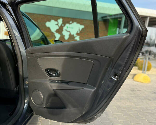 Серый Рено Меган, объемом двигателя 1.5 л и пробегом 180 тыс. км за 11300 $, фото 50 на Automoto.ua