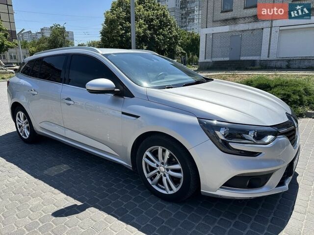Сірий Рено Меган, об'ємом двигуна 1.5 л та пробігом 150 тис. км за 12000 $, фото 5 на Automoto.ua