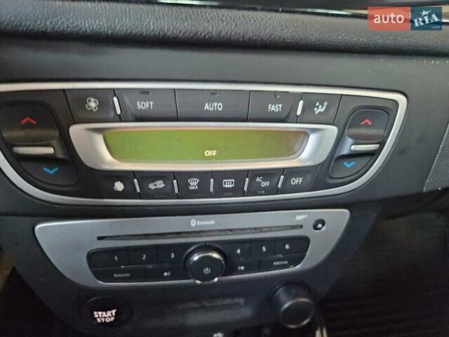 Серый Рено Меган, объемом двигателя 1.5 л и пробегом 160 тыс. км за 10500 $, фото 25 на Automoto.ua