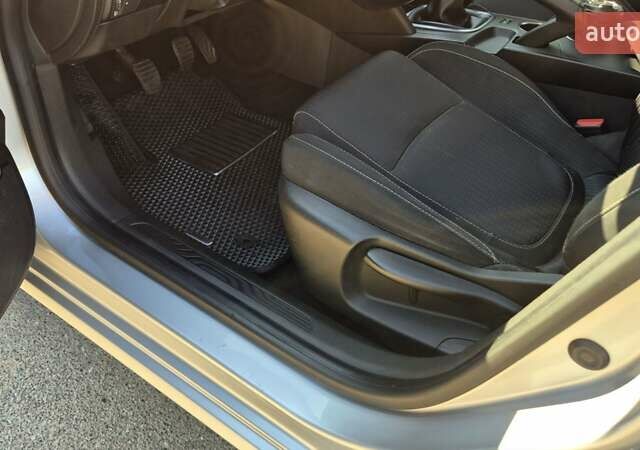 Серый Рено Меган, объемом двигателя 1.46 л и пробегом 254 тыс. км за 11000 $, фото 12 на Automoto.ua