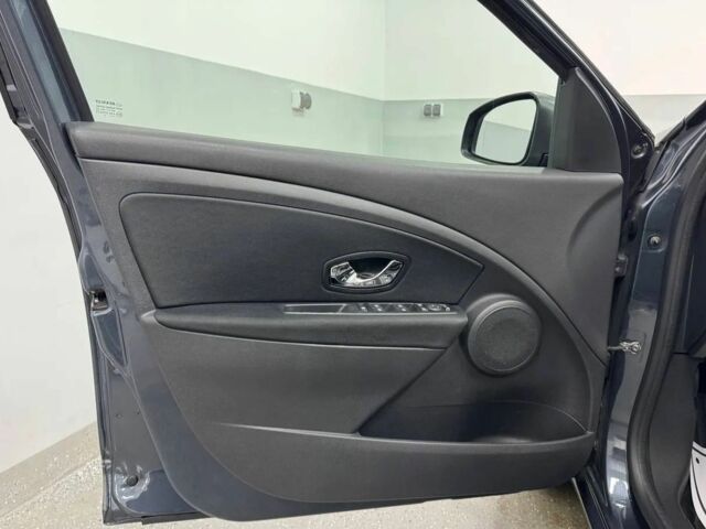 Сірий Рено Меган, об'ємом двигуна 1.5 л та пробігом 179 тис. км за 2400 $, фото 5 на Automoto.ua