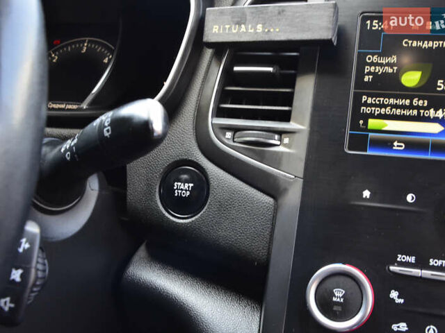 Серый Рено Меган, объемом двигателя 1.46 л и пробегом 393 тыс. км за 10999 $, фото 38 на Automoto.ua