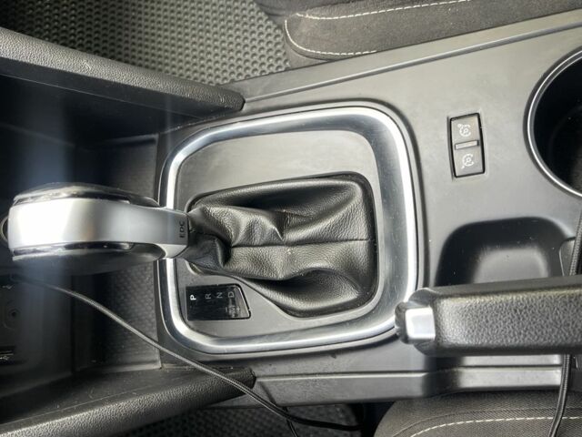 Серый Рено Меган, объемом двигателя 1.5 л и пробегом 233 тыс. км за 12200 $, фото 18 на Automoto.ua