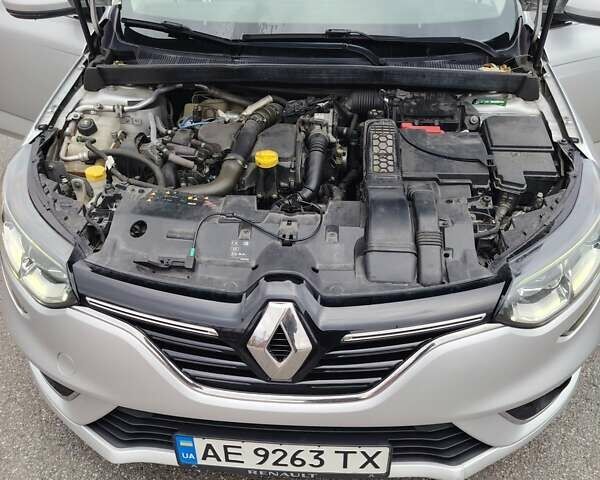 Сірий Рено Меган, об'ємом двигуна 1.46 л та пробігом 198 тис. км за 12588 $, фото 25 на Automoto.ua