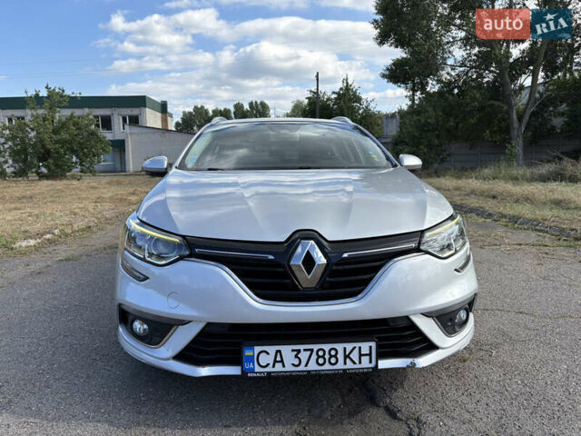 Серый Рено Меган, объемом двигателя 1.46 л и пробегом 237 тыс. км за 12499 $, фото 3 на Automoto.ua