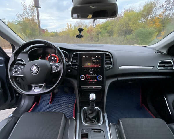 Рено Меган 2017 в Стрые на Automoto.ua Серый Рено Меган, объемом двигателя 1.46 л и пробегом 265 тыс. км за 11999 $, фото 32 на Automoto.ua