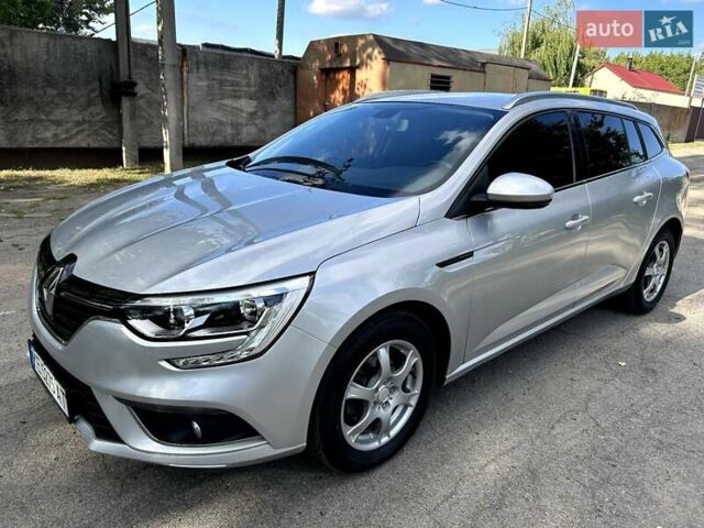 Сірий Рено Меган, об'ємом двигуна 1.5 л та пробігом 201 тис. км за 12499 $, фото 1 на Automoto.ua
