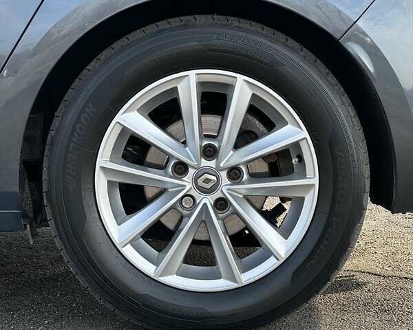 Серый Рено Меган, объемом двигателя 1.5 л и пробегом 210 тыс. км за 12400 $, фото 19 на Automoto.ua