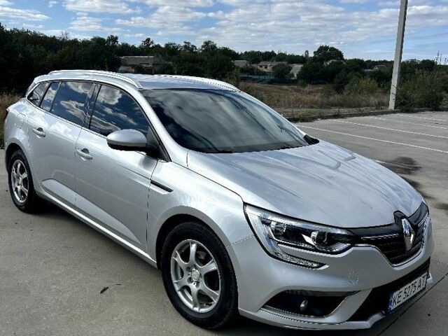 Серый Рено Меган, объемом двигателя 1.5 л и пробегом 202 тыс. км за 11899 $, фото 1 на Automoto.ua