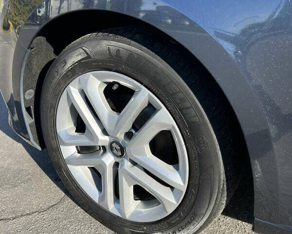 Серый Рено Меган, объемом двигателя 1.46 л и пробегом 230 тыс. км за 10500 $, фото 19 на Automoto.ua