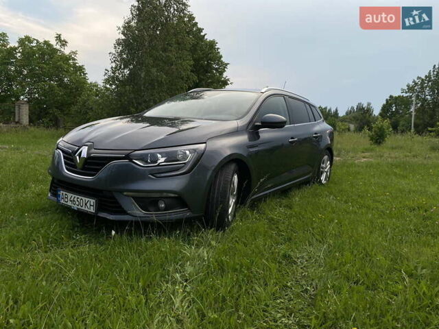 Серый Рено Меган, объемом двигателя 1.46 л и пробегом 240 тыс. км за 12600 $, фото 2 на Automoto.ua