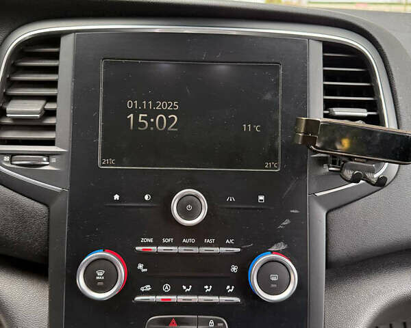 Сірий Рено Меган, об'ємом двигуна 1.46 л та пробігом 230 тис. км за 12500 $, фото 41 на Automoto.ua