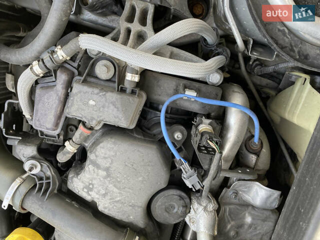 Серый Рено Меган, объемом двигателя 1.46 л и пробегом 230 тыс. км за 13000 $, фото 19 на Automoto.ua