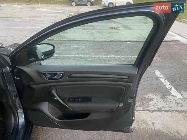 Сірий Рено Меган, об'ємом двигуна 1.46 л та пробігом 235 тис. км за 12000 $, фото 43 на Automoto.ua