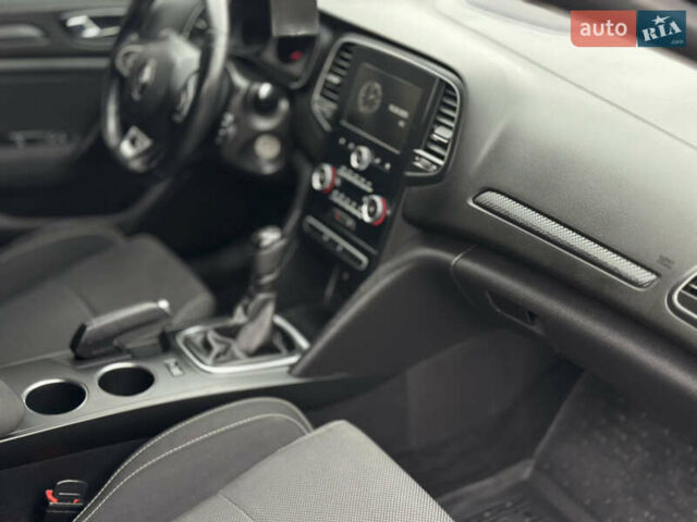 Рено Меган 2017 у Вінниці на Automoto.ua Сірий Рено Меган, об'ємом двигуна 1.46 л та пробігом 255 тис. км за 11500 $, фото 11 на Automoto.ua
