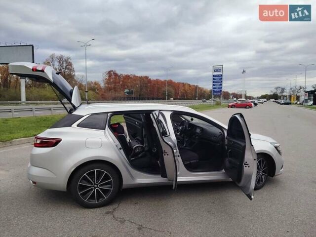 Сірий Рено Меган, об'ємом двигуна 1.46 л та пробігом 198 тис. км за 12588 $, фото 27 на Automoto.ua