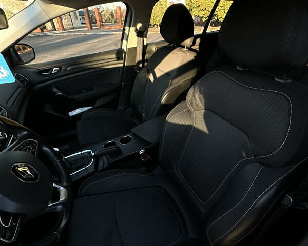 Серый Рено Меган, объемом двигателя 1.46 л и пробегом 220 тыс. км за 11950 $, фото 12 на Automoto.ua