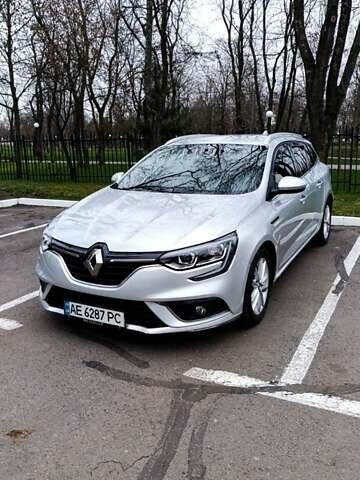 Сірий Рено Меган, об'ємом двигуна 1.46 л та пробігом 225 тис. км за 12800 $, фото 1 на Automoto.ua