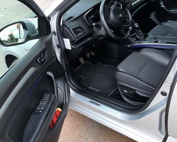 Серый Рено Меган, объемом двигателя 1.46 л и пробегом 230 тыс. км за 14300 $, фото 17 на Automoto.ua