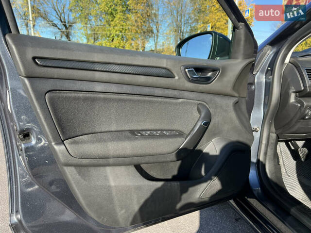 Сірий Рено Меган, об'ємом двигуна 1.46 л та пробігом 228 тис. км за 10700 $, фото 30 на Automoto.ua