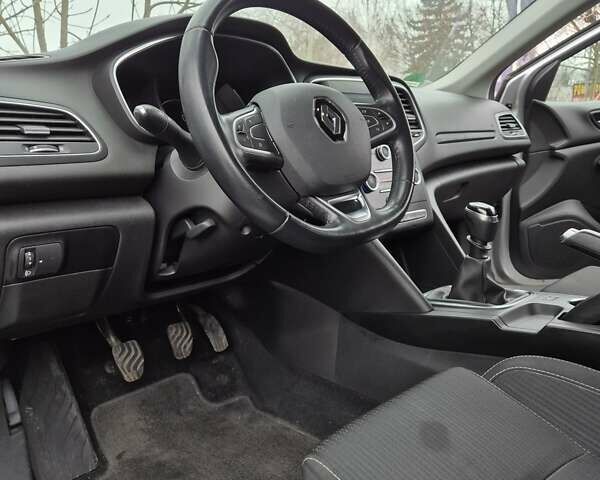 Серый Рено Меган, объемом двигателя 1.46 л и пробегом 155 тыс. км за 14000 $, фото 19 на Automoto.ua