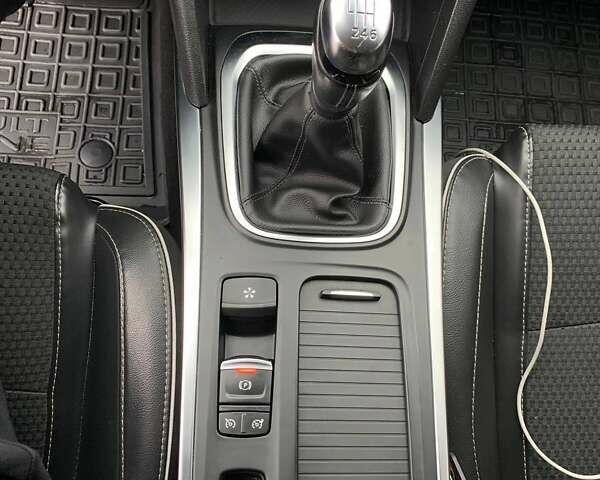 Серый Рено Меган, объемом двигателя 1.5 л и пробегом 236 тыс. км за 15100 $, фото 23 на Automoto.ua