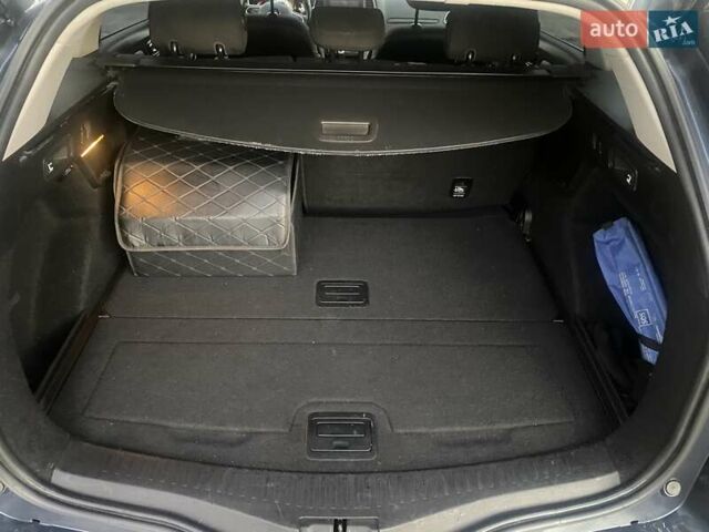 Сірий Рено Меган, об'ємом двигуна 1.46 л та пробігом 235 тис. км за 12000 $, фото 45 на Automoto.ua