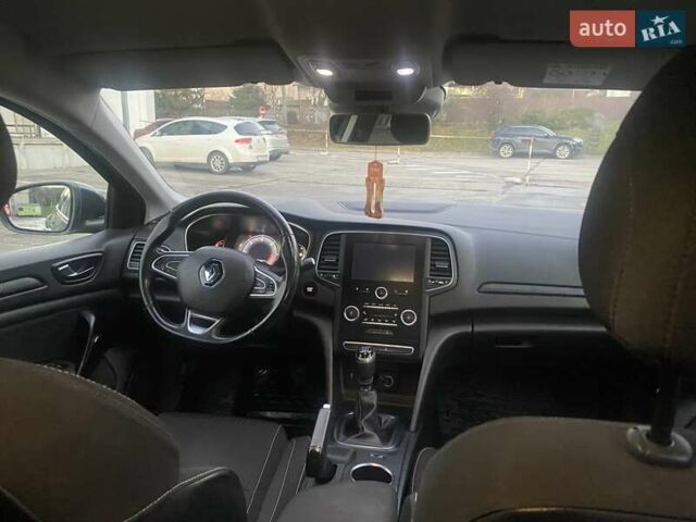 Сірий Рено Меган, об'ємом двигуна 1.46 л та пробігом 235 тис. км за 12000 $, фото 38 на Automoto.ua